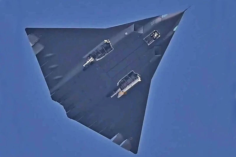 Alleged stealth fighter-bomber from Chengdu (Social media) Alleged stealth fighter-bomber from Chengdu (Social media)